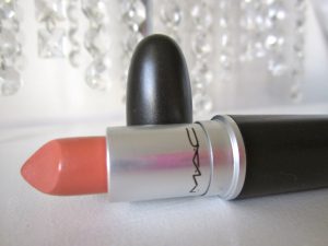 Peachy nude lipstick MAC Cosmetics