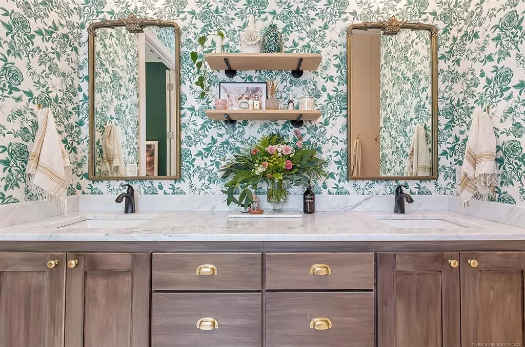 Shelley Elizabeth Designs Primary Bathroom Renovation